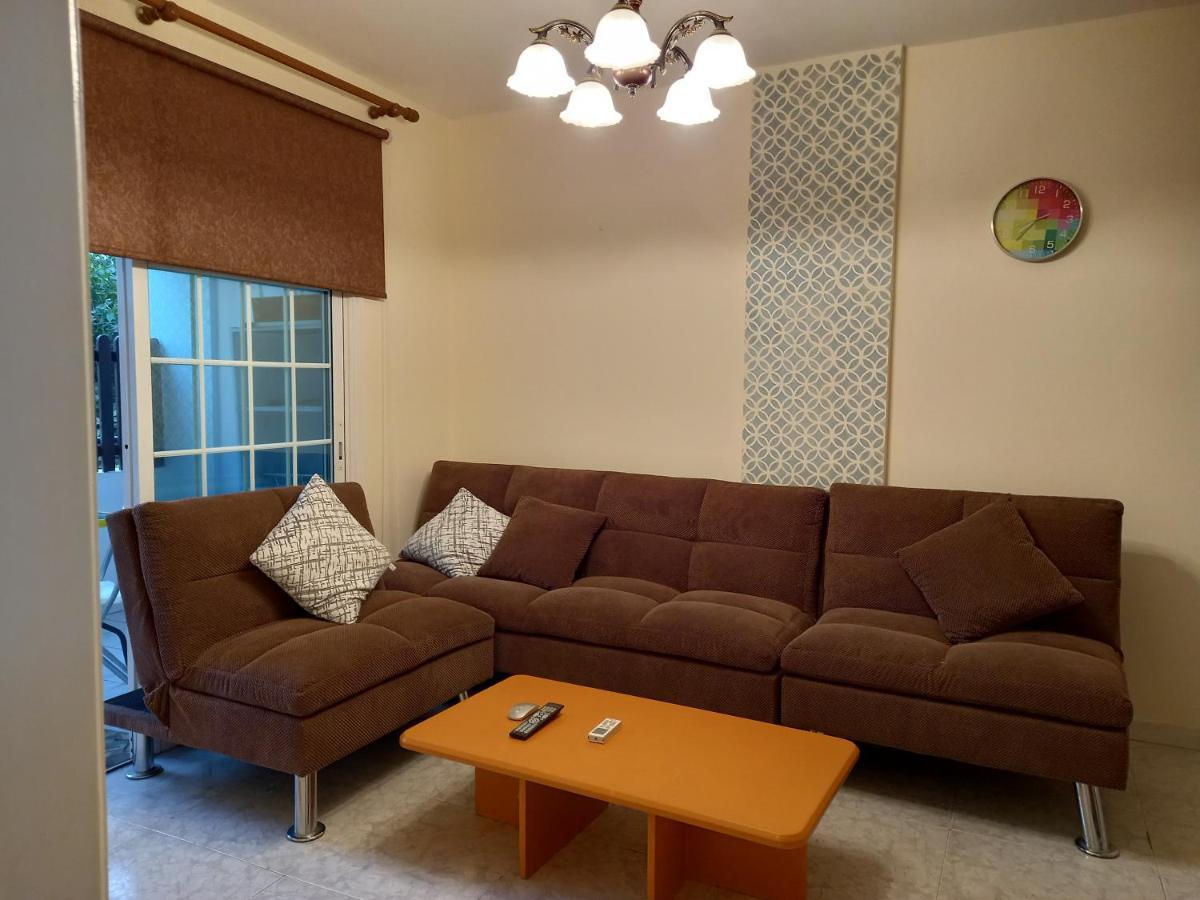 2 Bedroom Apartment Near Finikoudes Lárnaca Exterior foto